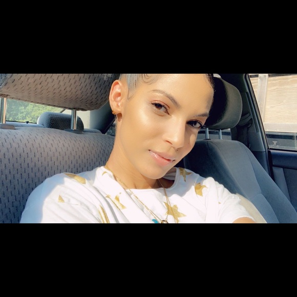 Meet your poshmark seller. 🎈🎊👑❤️ - Picture 2 of 8